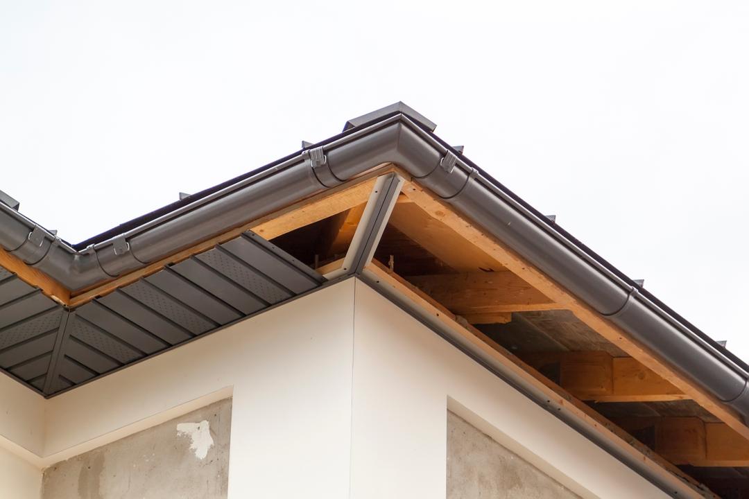 Soffit repair and installation on home.